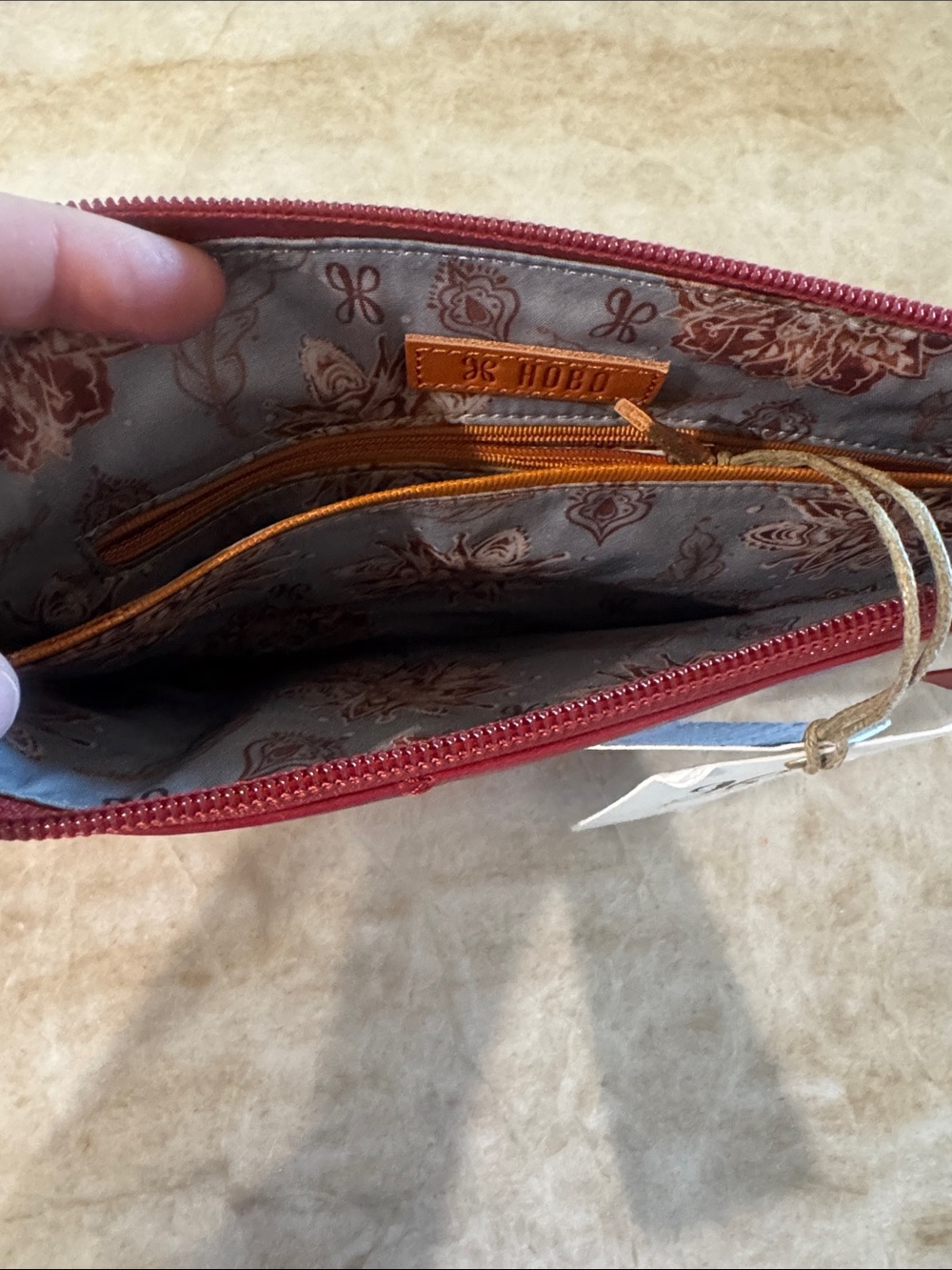 HOBO Vida Clutch Wallet NWT Cardinal Red - Picture 5 of 5